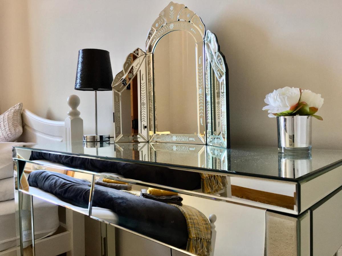 Cosy 2 Bedroom Central Apartment - Free Parking, Free Wifi アバディーン エクステリア 写真