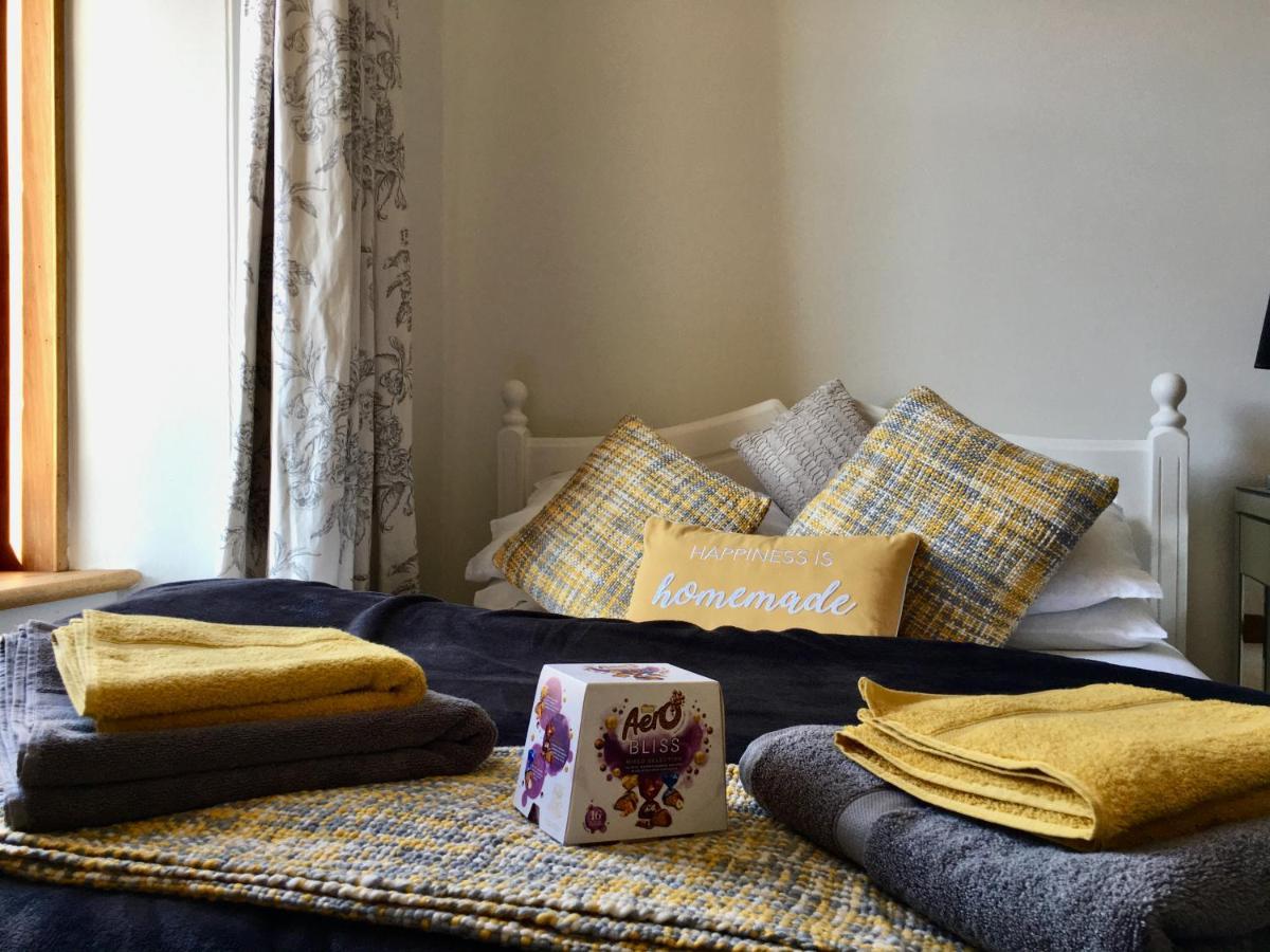 Cosy 2 Bedroom Central Apartment - Free Parking, Free Wifi アバディーン エクステリア 写真