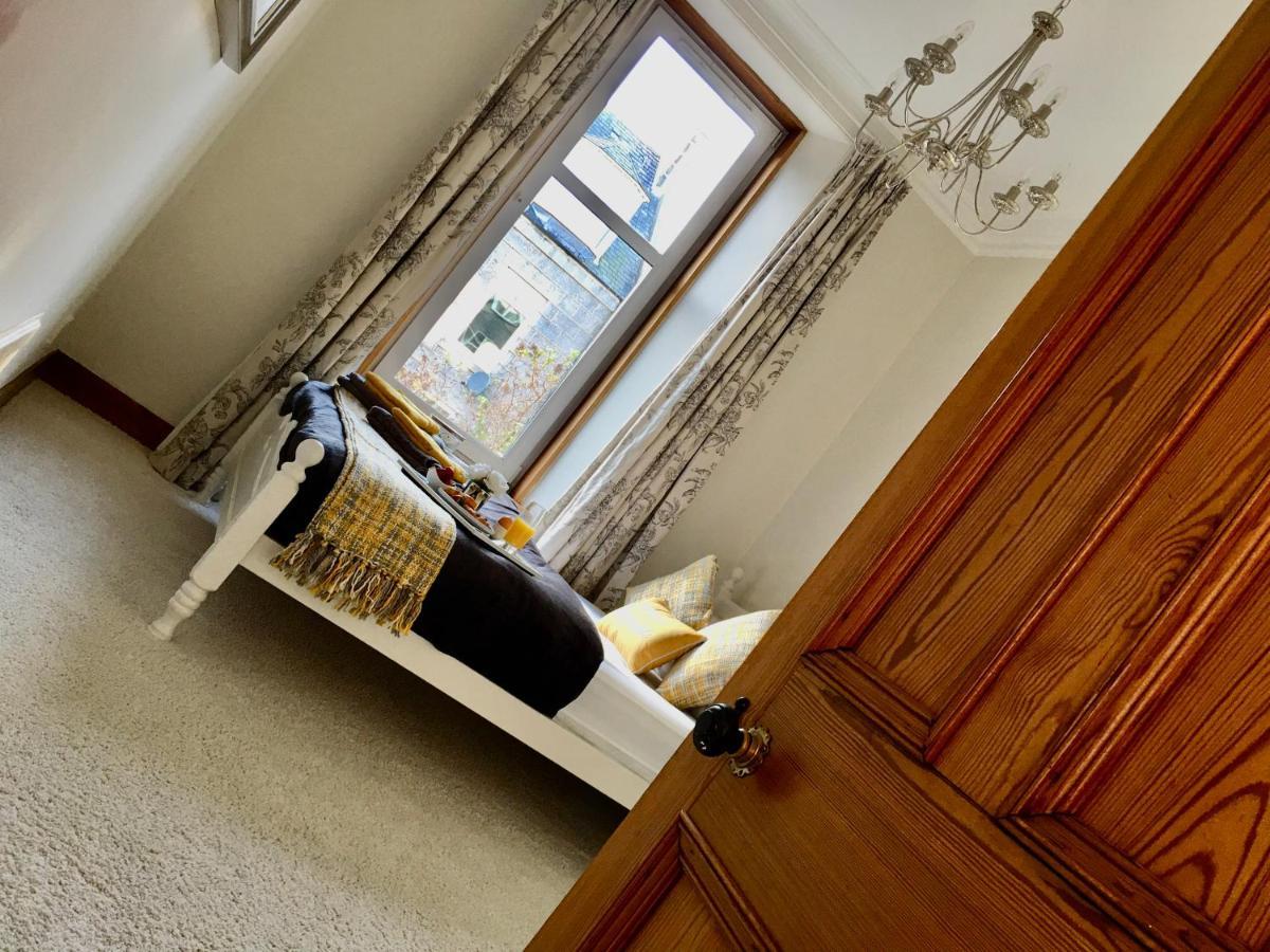 Cosy 2 Bedroom Central Apartment - Free Parking, Free Wifi アバディーン エクステリア 写真